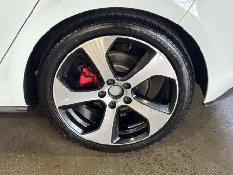 2017 Volkswagen Golf GTI S