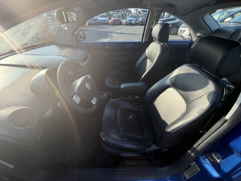 2008 Volkswagen New Beetle S