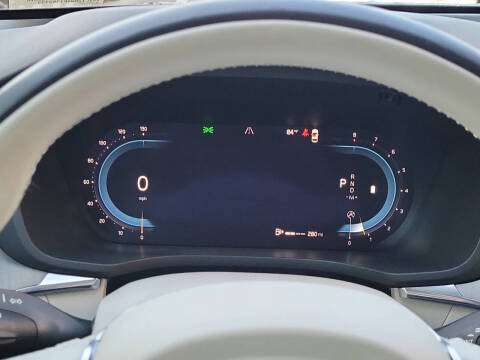 2023 Volvo XC60 B5 Plus Dark Theme