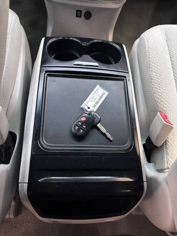 2014 Toyota Sienna