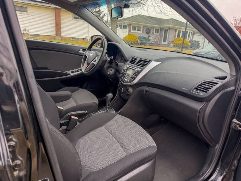 2012 Hyundai Accent GS