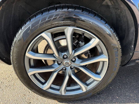 2016 Volvo XC90 T6 Momentum