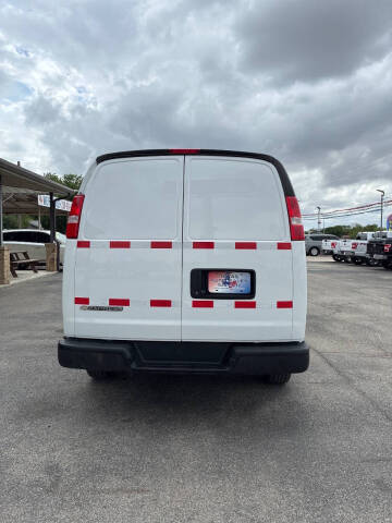 2021 Chevrolet Express 2500
