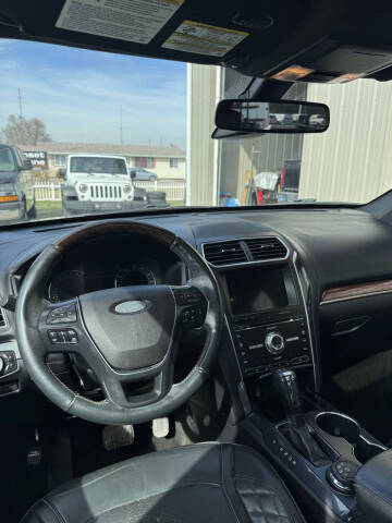 2017 Ford Explorer Platinum