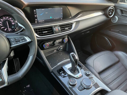 2022 Alfa Romeo Stelvio Quadrifoglio