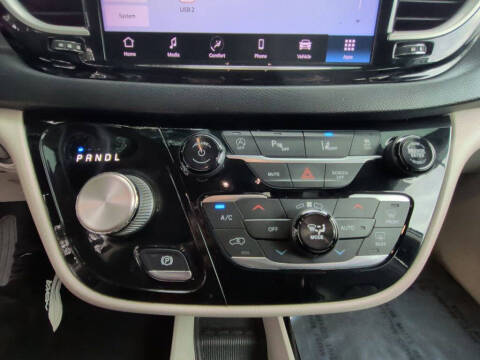 2022 Chrysler Pacifica Touring L