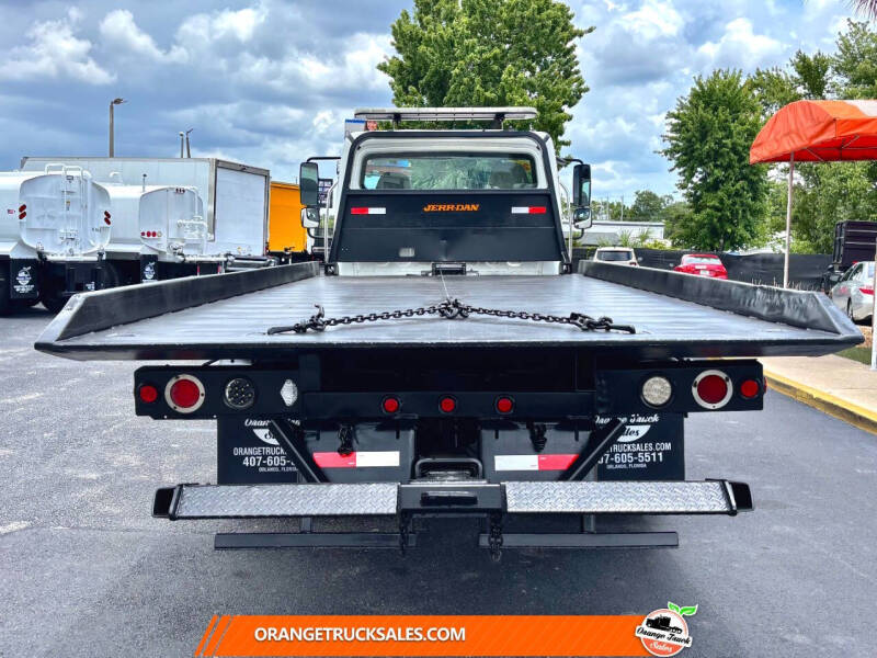 2018 Freightliner M2 106