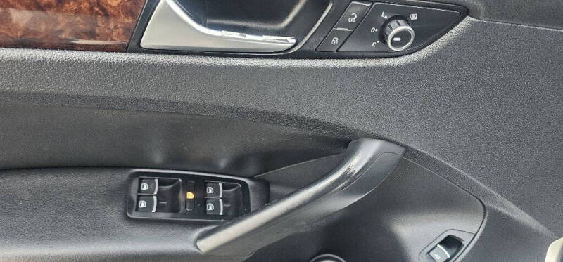 2013 Volkswagen Passat V6 SEL Premium