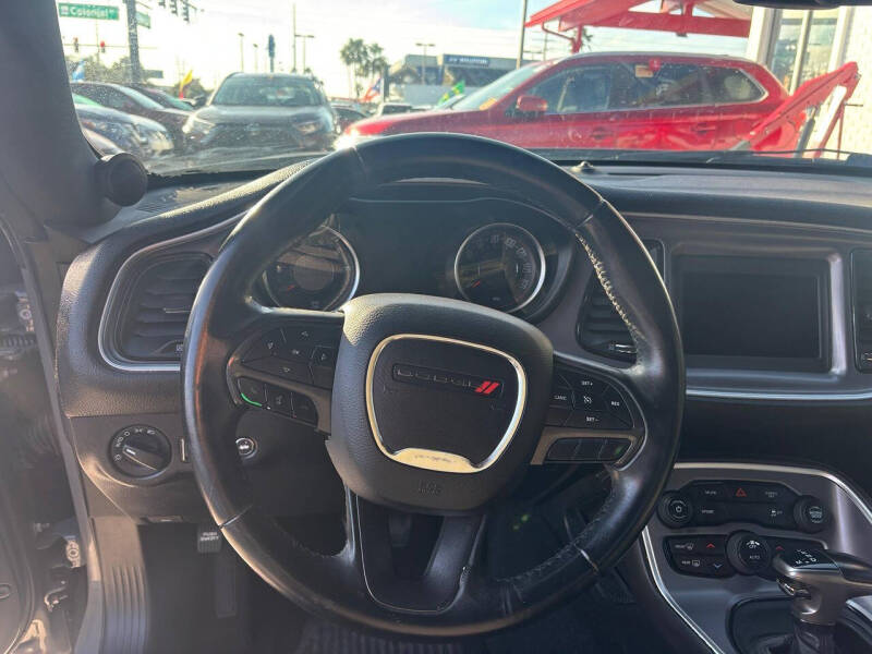 2019 Dodge Challenger SXT