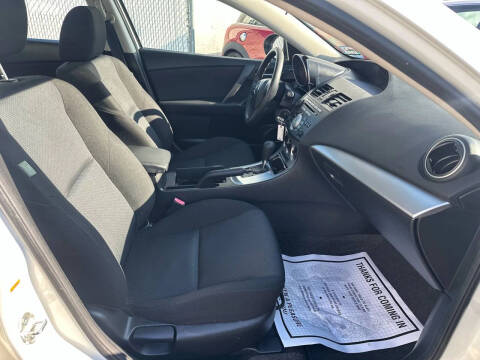 2011 Mazda MAZDA3 i Touring