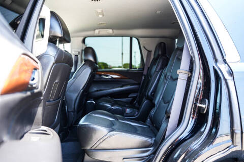 2016 Cadillac Escalade Standard