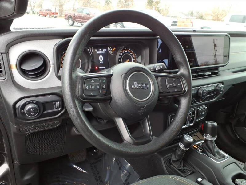 2024 Jeep Gladiator NightHawk