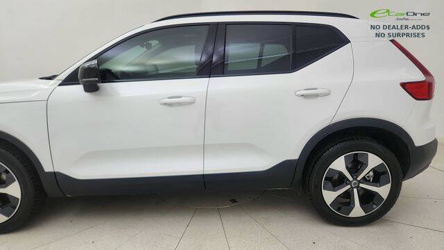 2026 Volvo XC40 B5 Plus