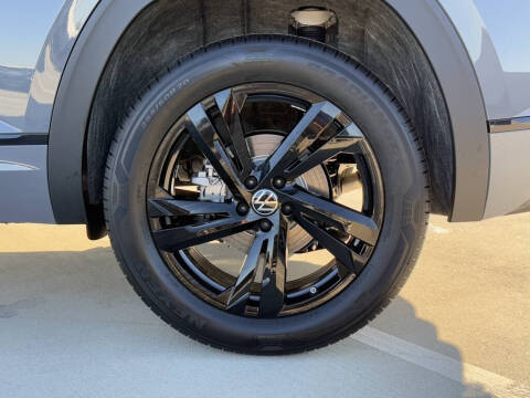 2026 Volkswagen Atlas Cross Sport SEL R-Line Black 4Motion