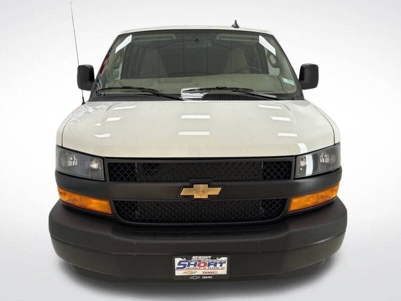 2025 Chevrolet Express 2500