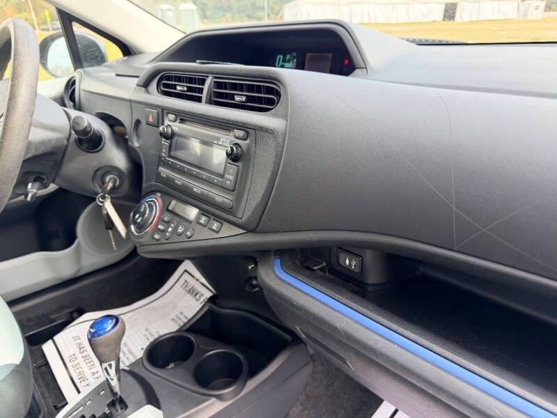 2013 Toyota Prius c Three