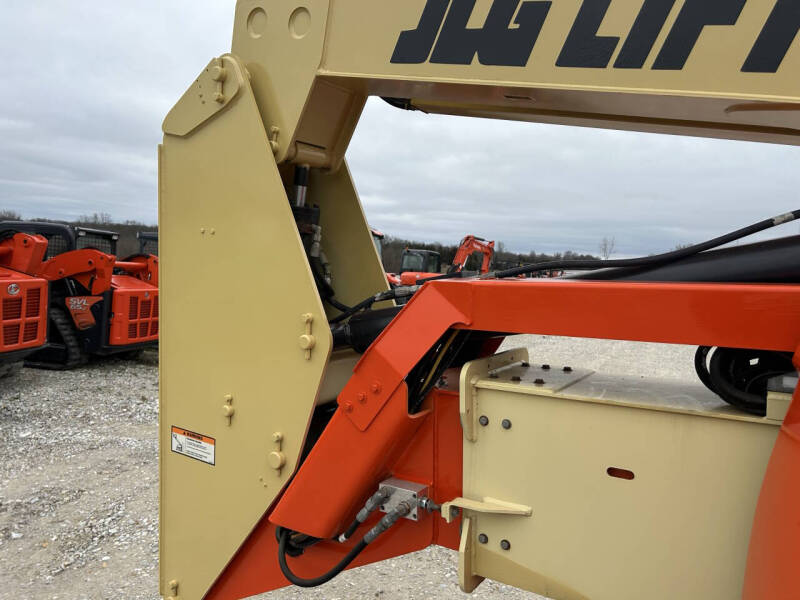 2014 JLG 60' Manlift