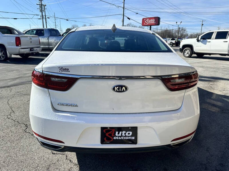 2017 Kia Cadenza Premium