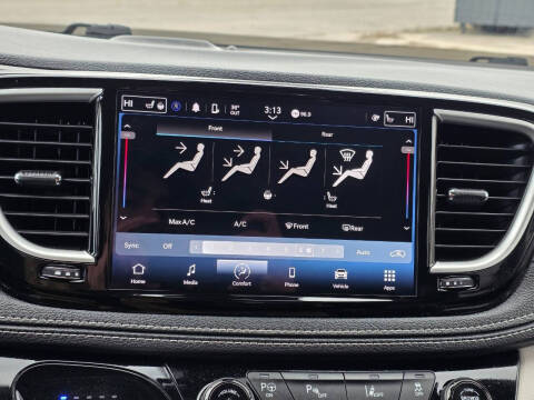 2023 Chrysler Pacifica Plug-In Hybrid Touring L