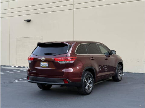 2017 Toyota Highlander LE