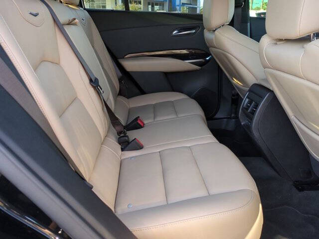 2025 Cadillac XT4 Premium Luxury