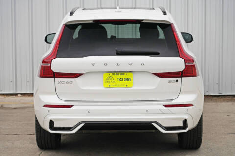 2024 Volvo XC60 B5 Plus Dark Theme
