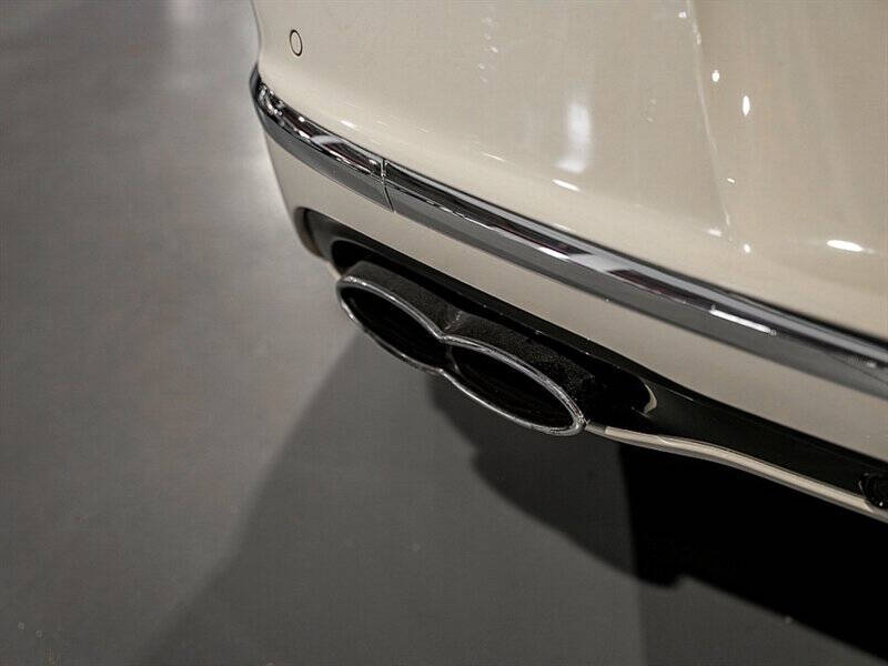 2016 Bentley Continental 23