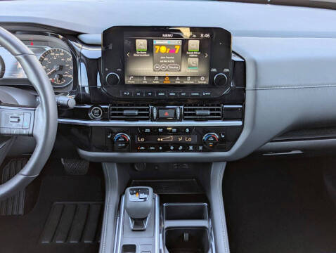 2024 Nissan Pathfinder SL