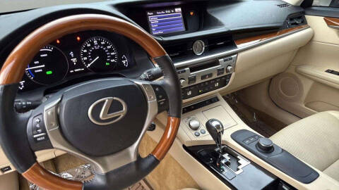 2014 Lexus ES 300h