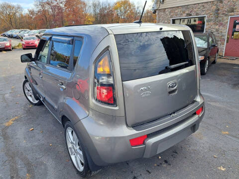 2011 Kia Soul +