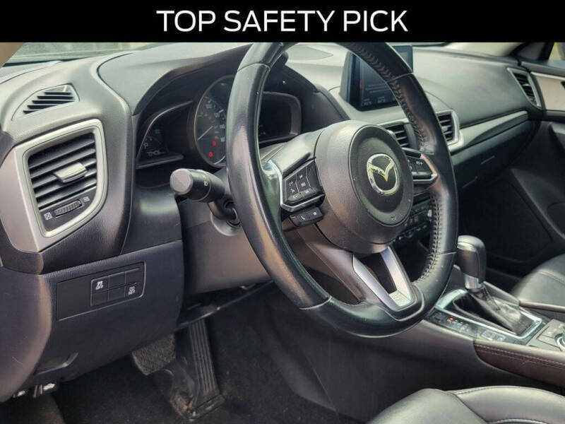2018 Mazda MAZDA3 Touring