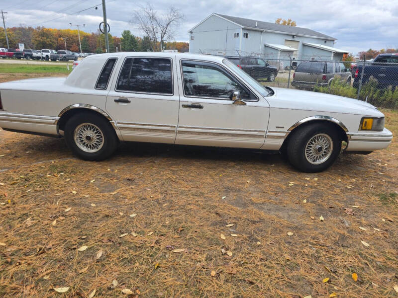 1992 Lincoln Town Car's photo