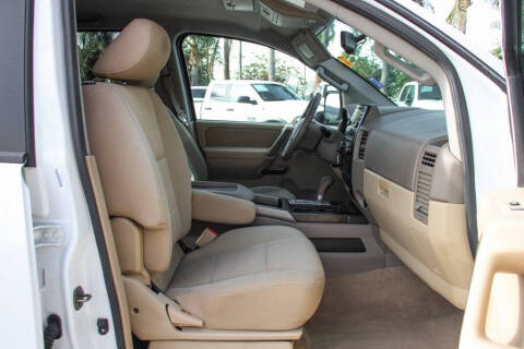 2013 Nissan Titan SV