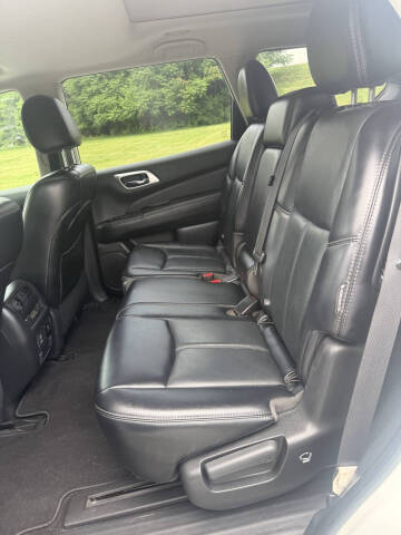 2018 Nissan Pathfinder SL