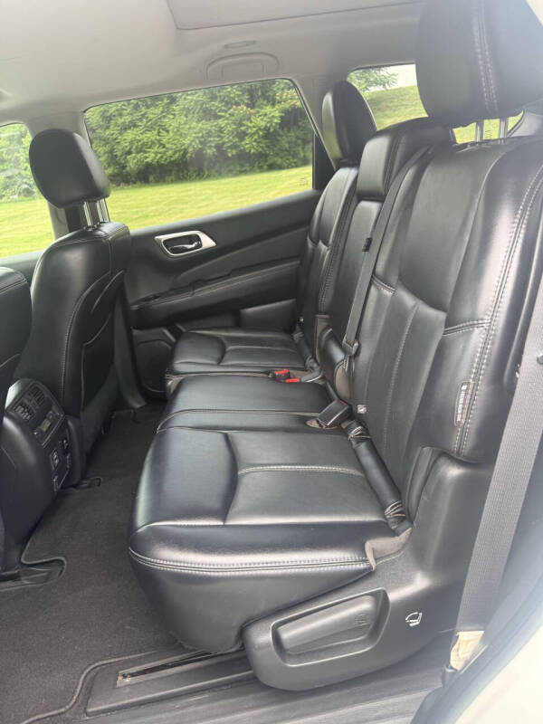 2018 Nissan Pathfinder SL
