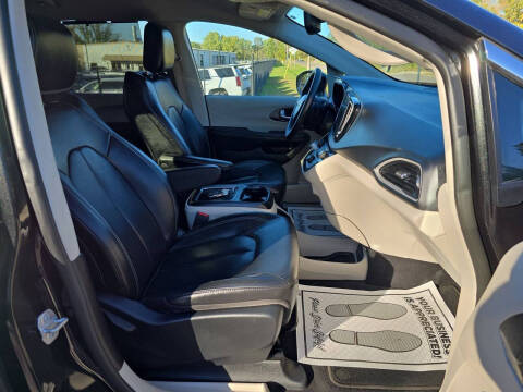 2022 Chrysler Pacifica Touring L