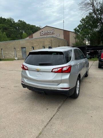 2021 Chevrolet Equinox LT photo 3