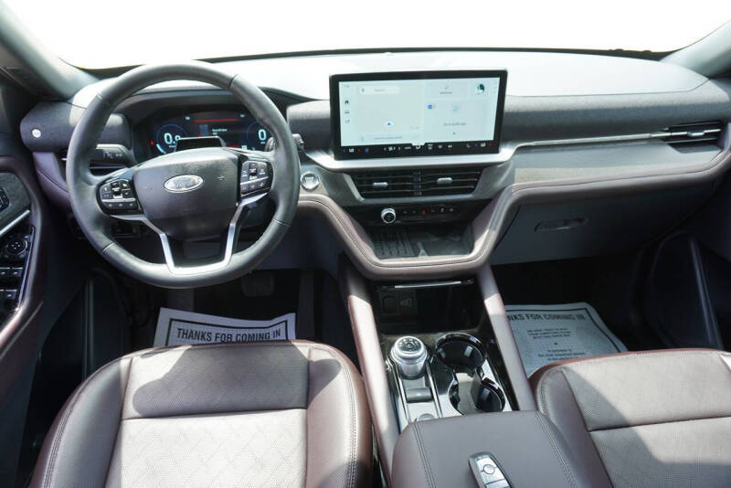 2025 Ford Explorer Platinum
