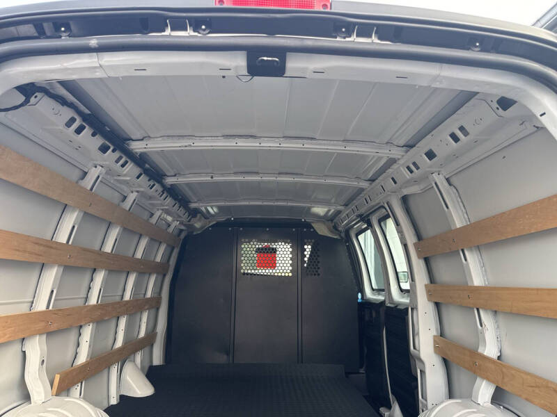 2024 GMC Savana 2500