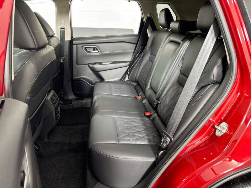2025 Nissan Rogue Platinum