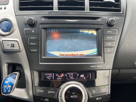 2012 Toyota Prius v Two