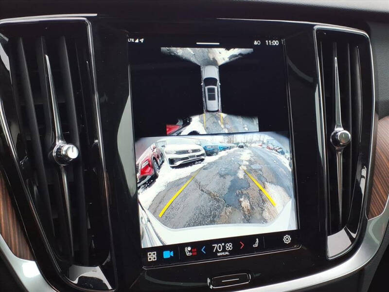 2025 Volvo V60 Cross Country B5 Plus