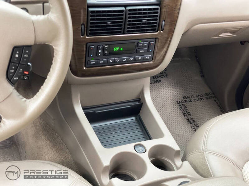 2005 Ford Explorer Eddie Bauer