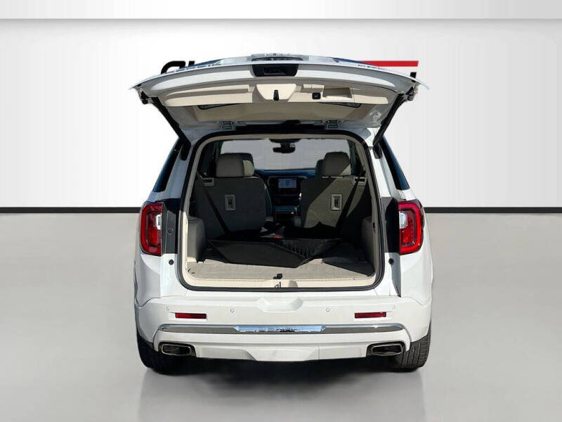 2022 GMC Acadia Denali