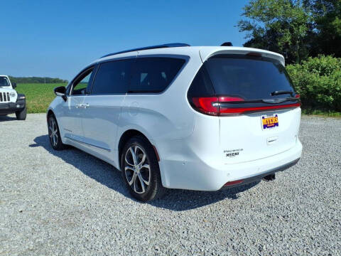 2025 Chrysler Pacifica Pinnacle