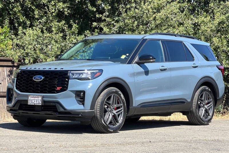 2025 Ford Explorer ST