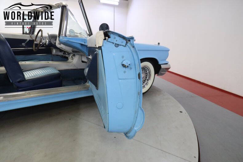 1959 Ford Thunderbird
