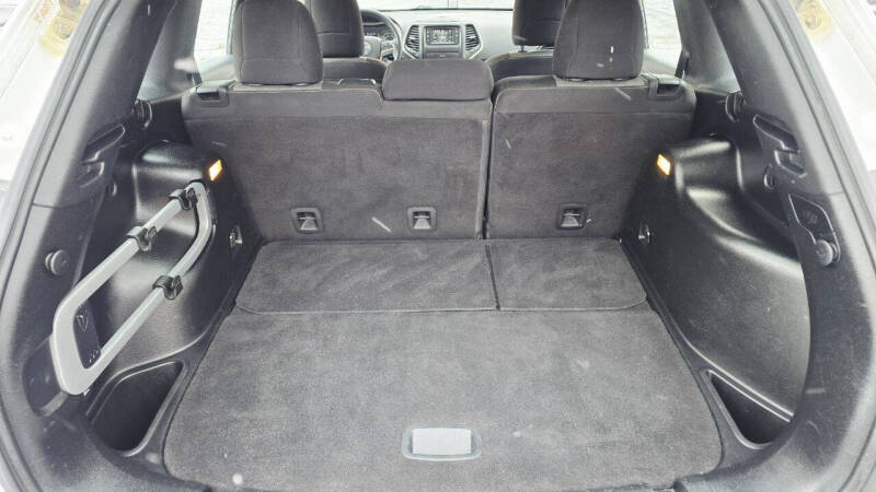 2015 Jeep Cherokee Sport