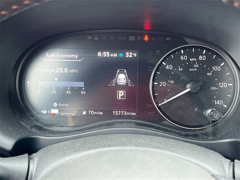 2024 Nissan Kicks SR