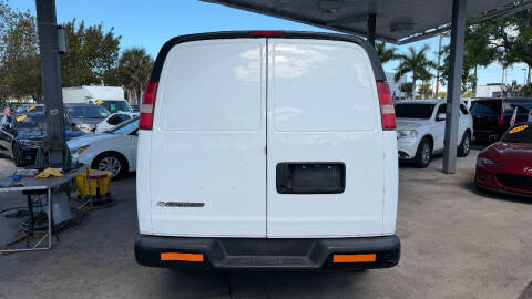 2017 Chevrolet Express 2500